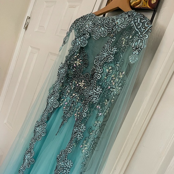 Princess Arabic maxi prom dress - Picture 6 of 16